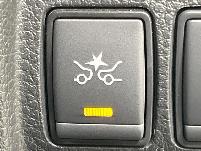 NISSAN ELGRAND 2019 Image 31