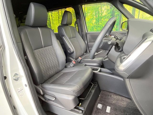 TOYOTA NOAH HYBRID 2023 Image 31