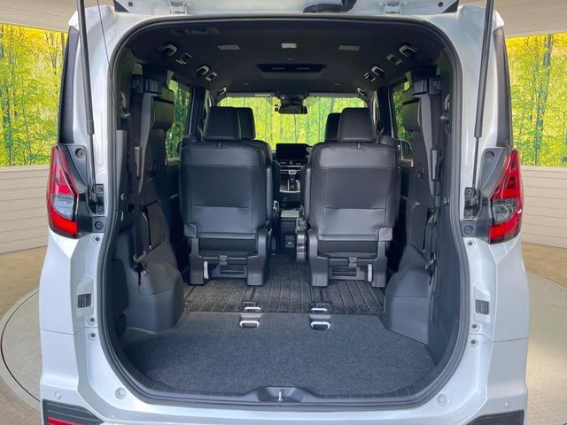 TOYOTA NOAH HYBRID 2023 Image 31