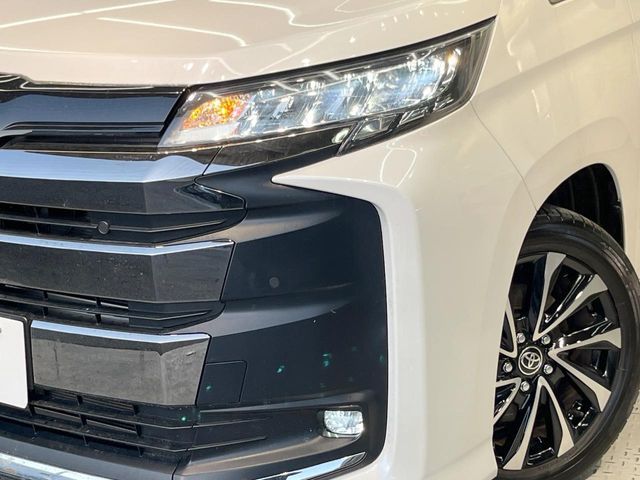 TOYOTA NOAH HYBRID 2023 Image 31