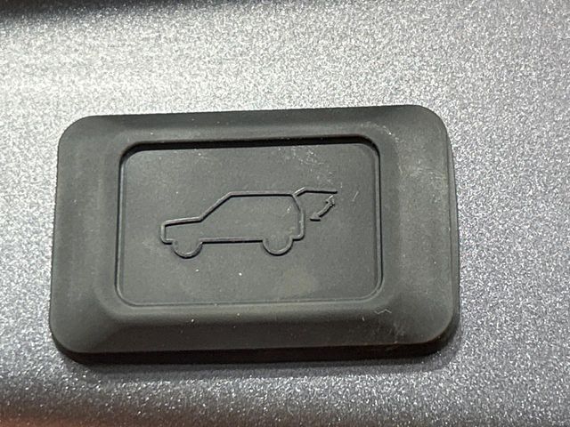 TOYOTA RAV4 4WD 2023 Image 31