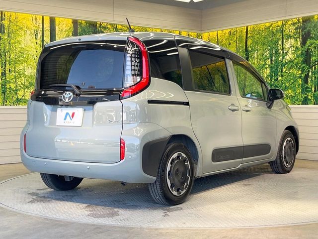 TOYOTA SIENTA HYBRID 2024 Image 31