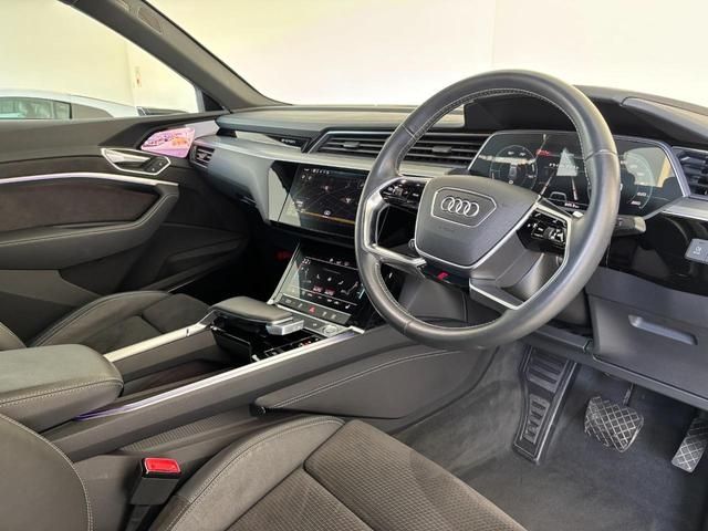 AUDI E-TRON SPORTBAC 2020 Image 31