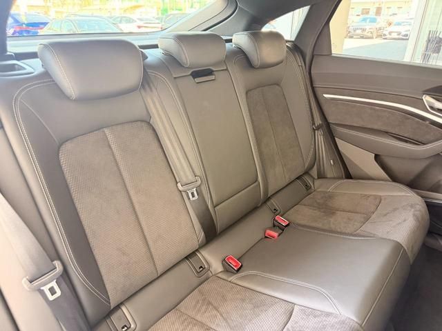 AUDI E-TRON SPORTBAC 2020 Image 31