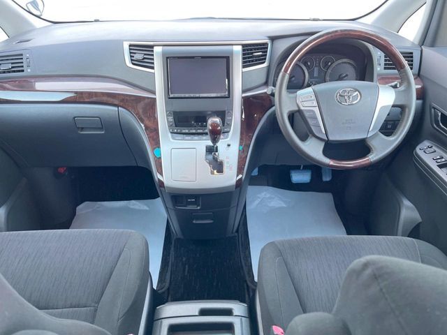 TOYOTA VELLFIRE 2012 Image 31