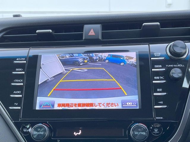 TOYOTA CAMRY HYBRID 2018 Image 31