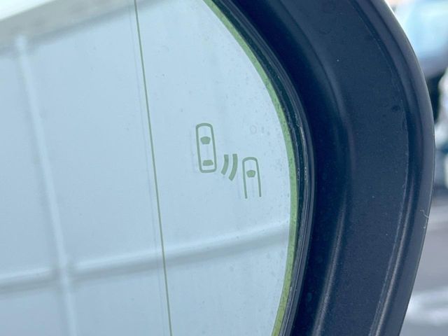 TOYOTA CAMRY HYBRID 2018 Image 31