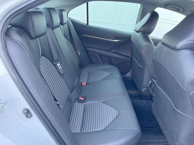 TOYOTA CAMRY HYBRID 2018 Image 31