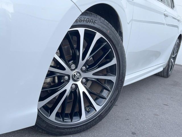 TOYOTA CAMRY HYBRID 2018 Image 31