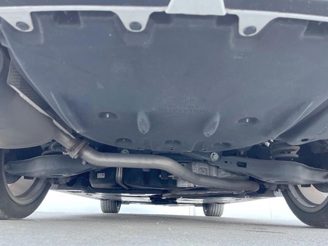 TOYOTA CAMRY HYBRID 2018 Image 31