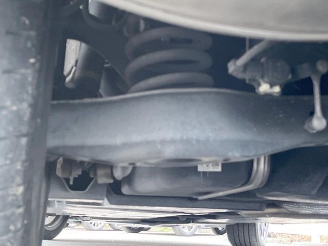 TOYOTA CAMRY HYBRID 2018 Image 31