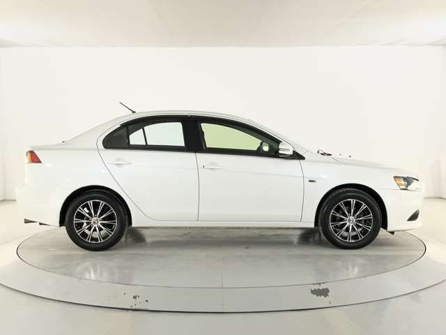 MITSUBISHI GALANT FORTIS 2014 Image 31