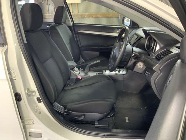 MITSUBISHI GALANT FORTIS 2014 Image 31