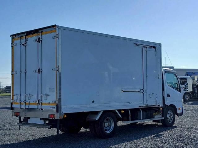 HINO DUTRO 2019 Image 31