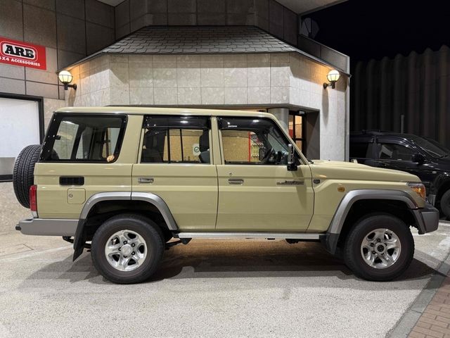 TOYOTA LANDCRUISER VAN 2015 Image 31