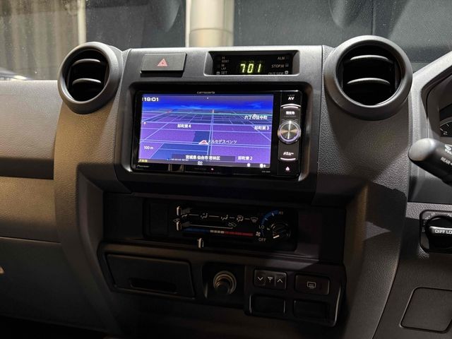 TOYOTA LANDCRUISER VAN 2015 Image 31