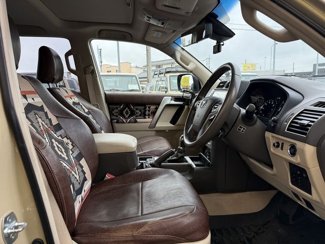 TOYOTA LANDCRUISER PRADO 2018 Image 31