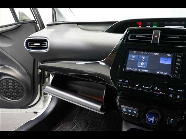 TOYOTA PRIUS 2016 Image 31