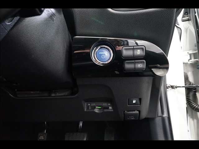 TOYOTA PRIUS 2016 Image 31