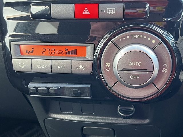 DAIHATSU TANTO CUSTOM 2012 Image 31