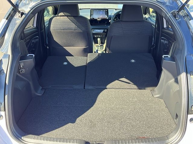 TOYOTA YARIS HYBRID 2022 Image 31