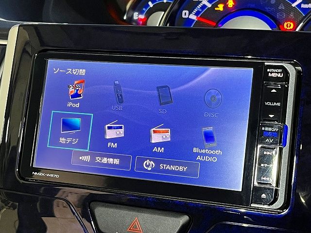 DAIHATSU TANTO CUSTOM 2017 Image 31