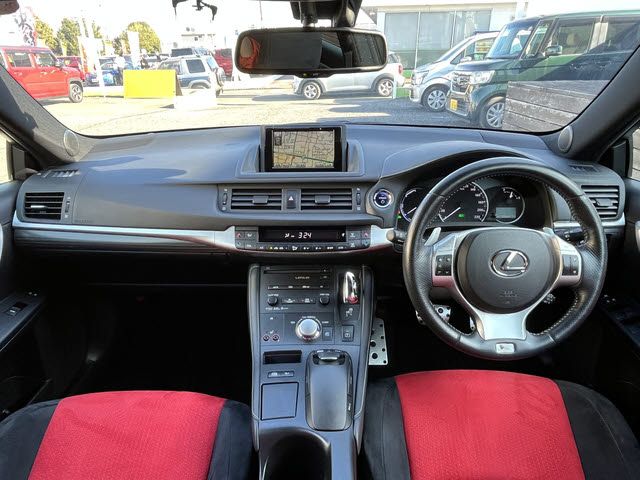 TOYOTA LEXUS CT200H 2012 Image 31