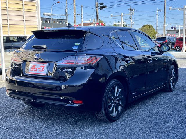 TOYOTA LEXUS CT200H 2012 Image 31