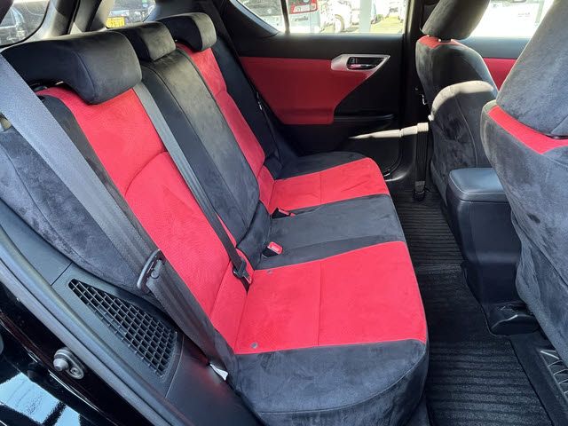 TOYOTA LEXUS CT200H 2012 Image 31