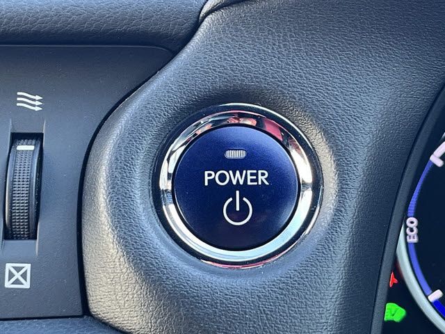 TOYOTA LEXUS CT200H 2012 Image 31