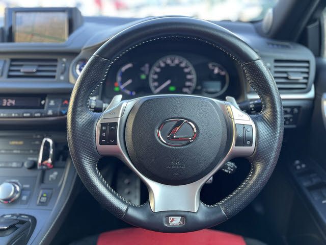 TOYOTA LEXUS CT200H 2012 Image 31