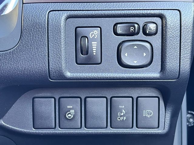 TOYOTA LEXUS CT200H 2012 Image 31