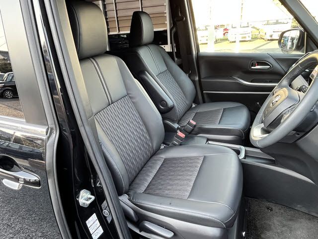 TOYOTA NOAH HYBRID 2025 Image 31