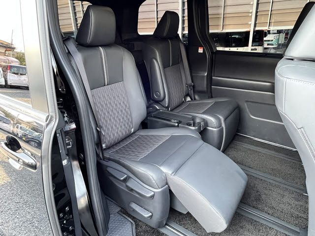 TOYOTA NOAH HYBRID 2025 Image 31