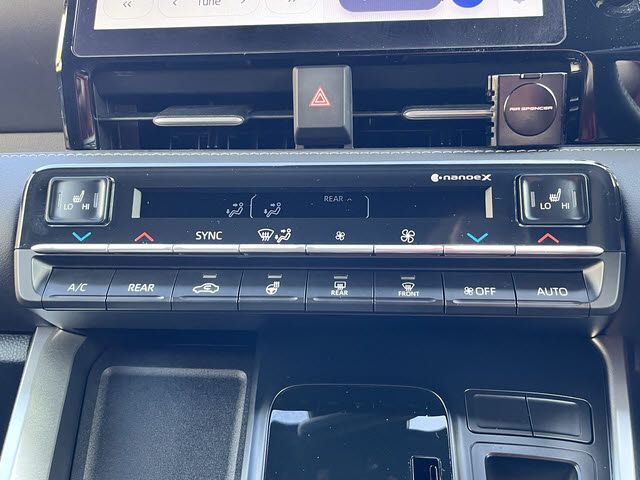 TOYOTA NOAH HYBRID 2025 Image 31