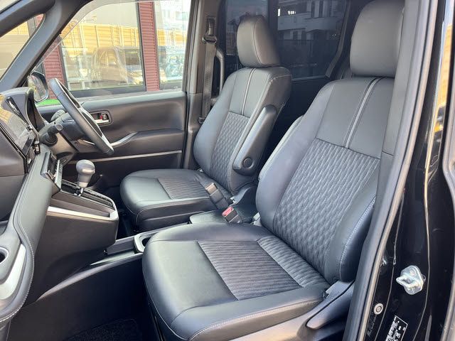 TOYOTA NOAH HYBRID 2025 Image 31