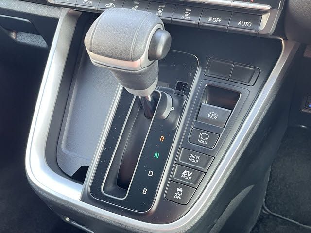 TOYOTA NOAH HYBRID 2025 Image 31