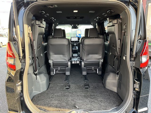 TOYOTA NOAH HYBRID 2025 Image 31