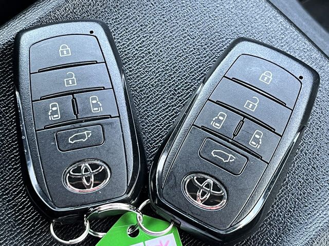 TOYOTA NOAH HYBRID 2025 Image 31