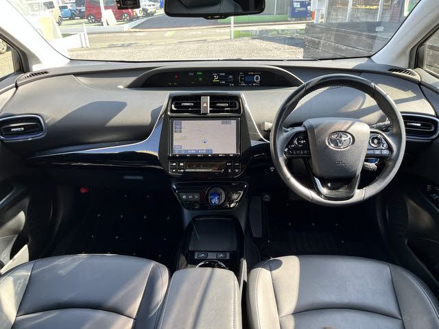 TOYOTA PRIUS 2019 Image 31