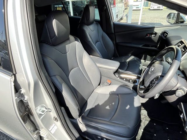 TOYOTA PRIUS 2019 Image 31