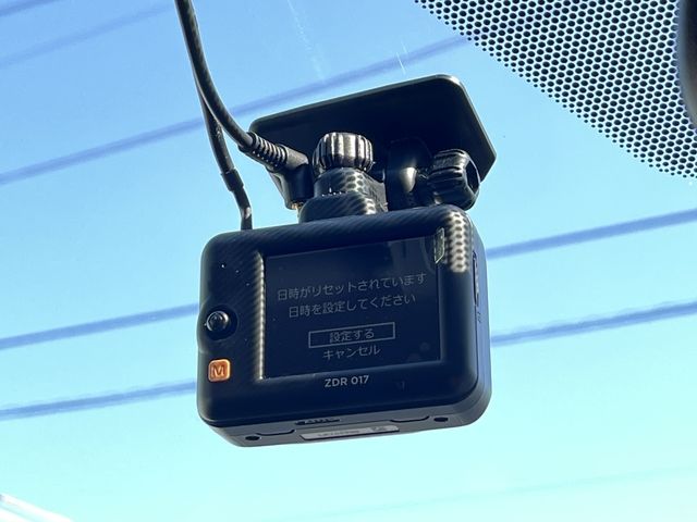 TOYOTA PRIUS 2019 Image 31