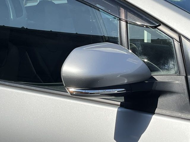 TOYOTA PRIUS 2019 Image 31