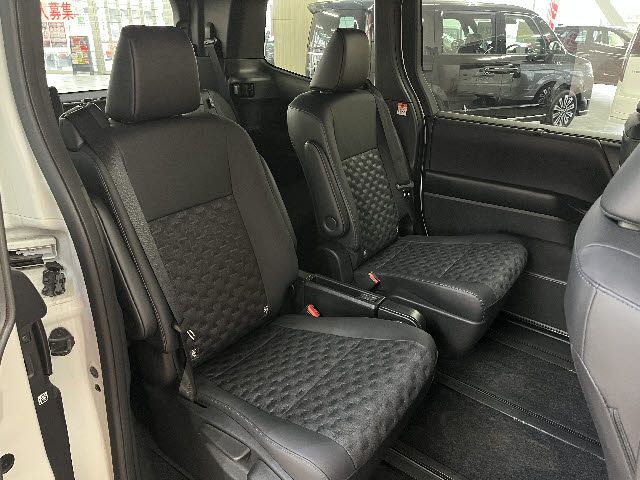 TOYOTA VOXY 2023 Image 31