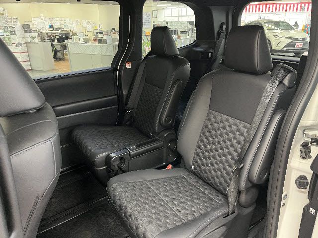 TOYOTA VOXY 2023 Image 31