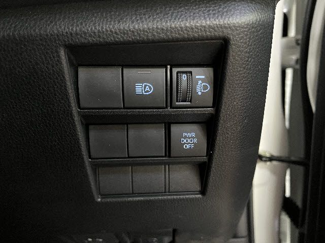 TOYOTA VOXY 2023 Image 31