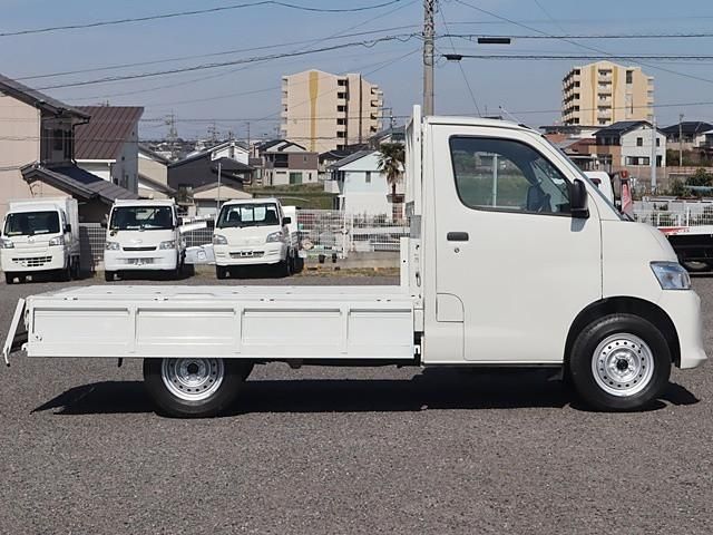 MAZDA BONGO TRUCK 2WD 2023 Image 31