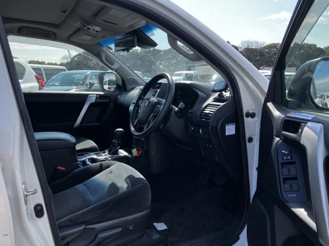 TOYOTA LANDCRUISER PRADO 2021 Image 31