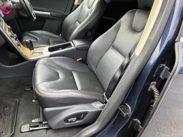 VOLVO XC60 2012 Image 31