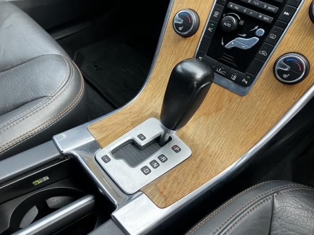 VOLVO XC60 2012 Image 31